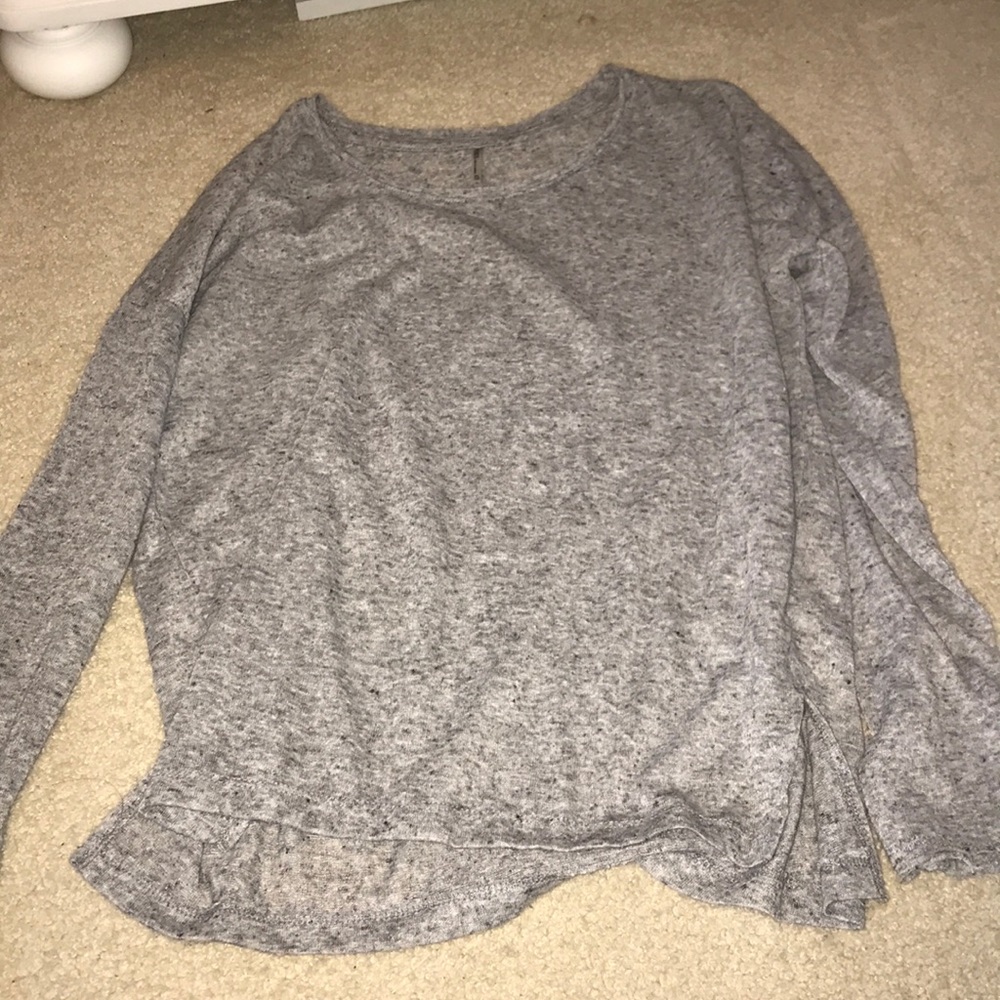 Long sleeve grey top